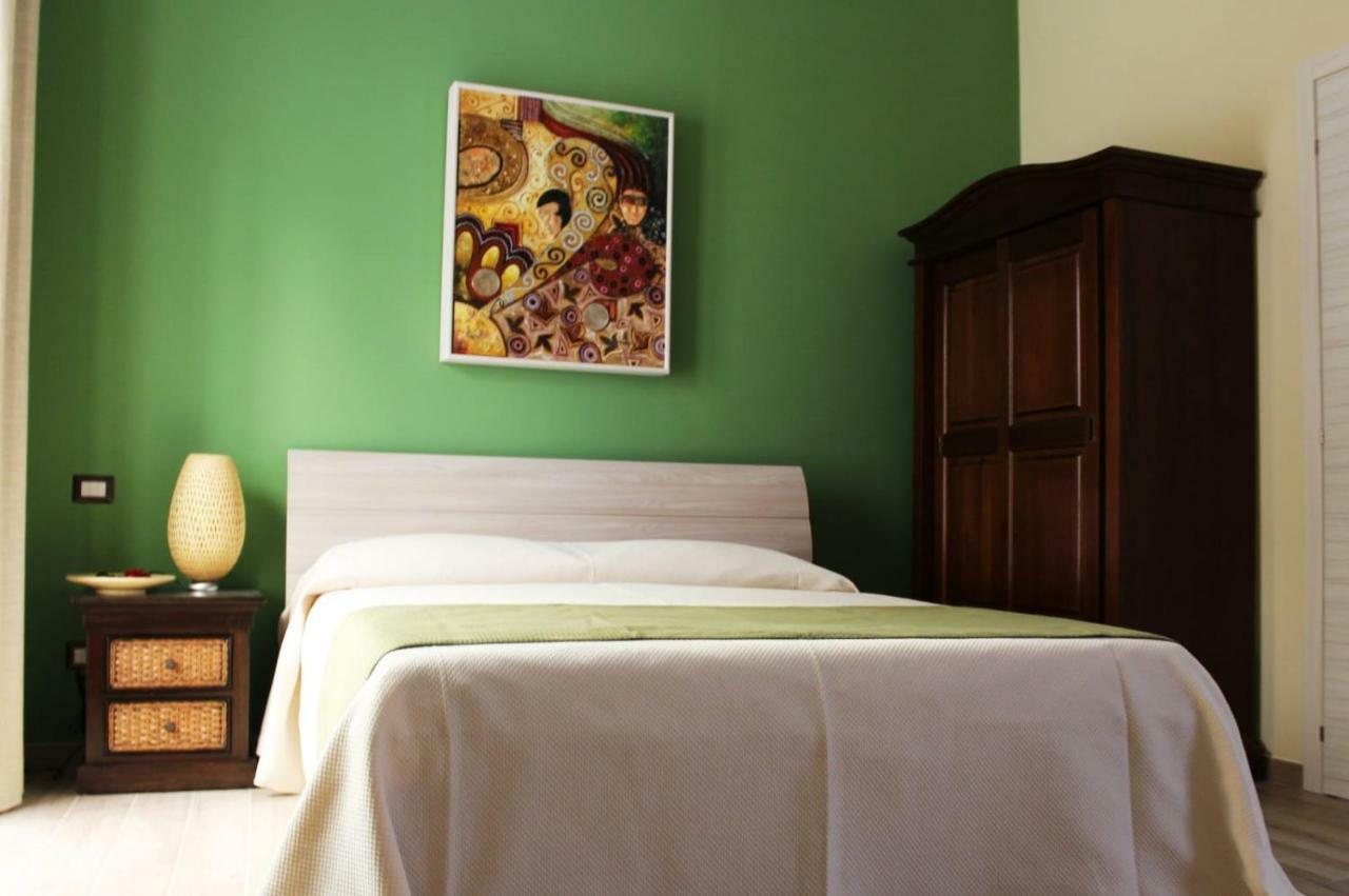 Isolabella Bed & Breakfast Мадзара дел Вало Екстериор снимка