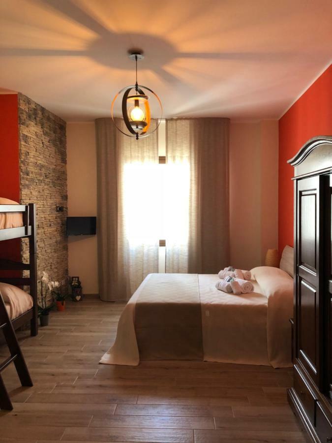 Isolabella Bed & Breakfast Мадзара дел Вало Екстериор снимка